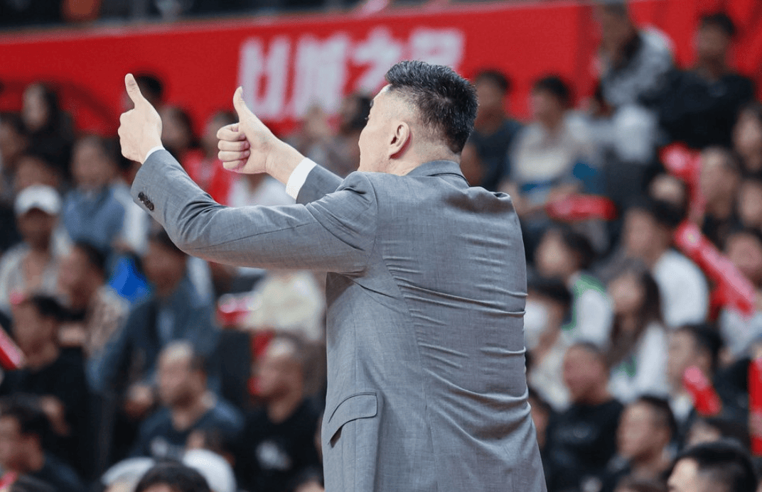 包含厄普顿城迎来连胜，士气高昂备战下一场比赛的词条