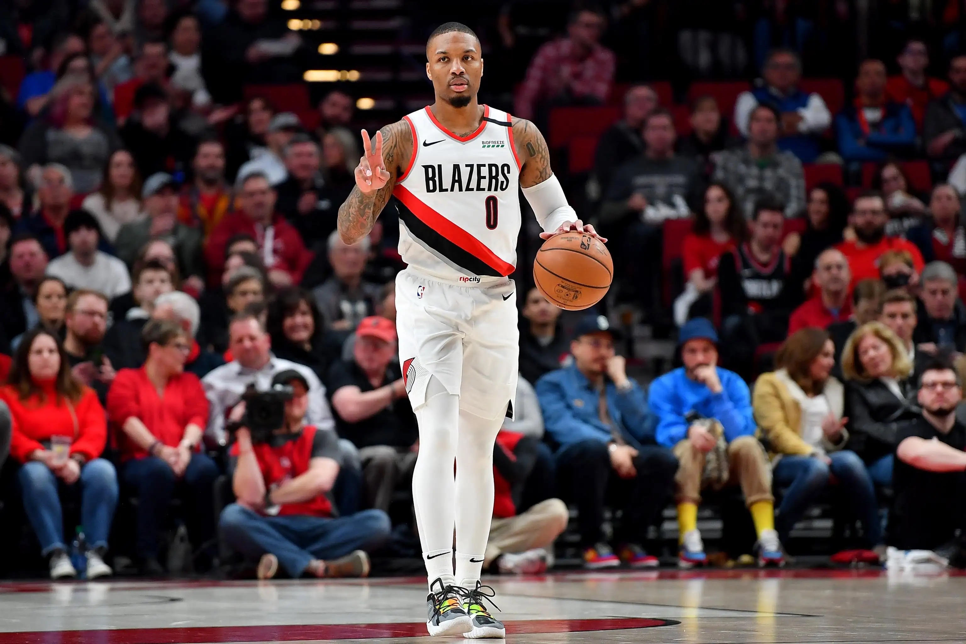 开拓者主场击败马刺，提前晋级