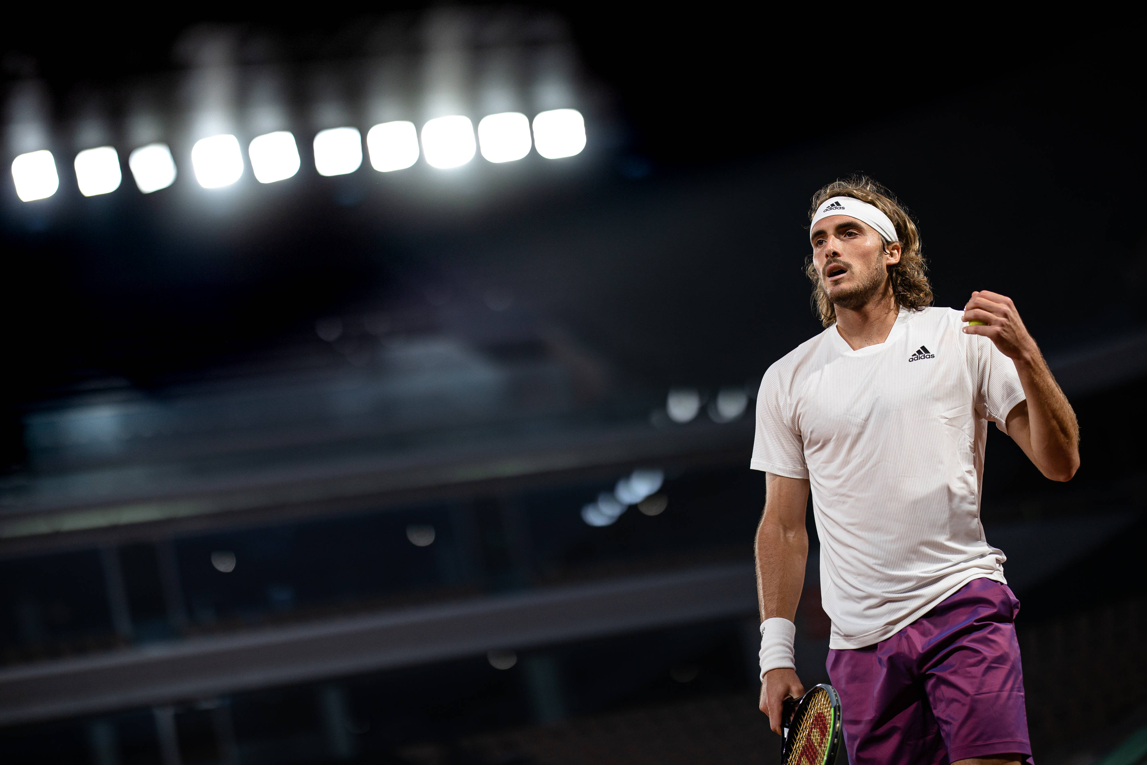 法网逆转美网，西西帕斯点燃赛场