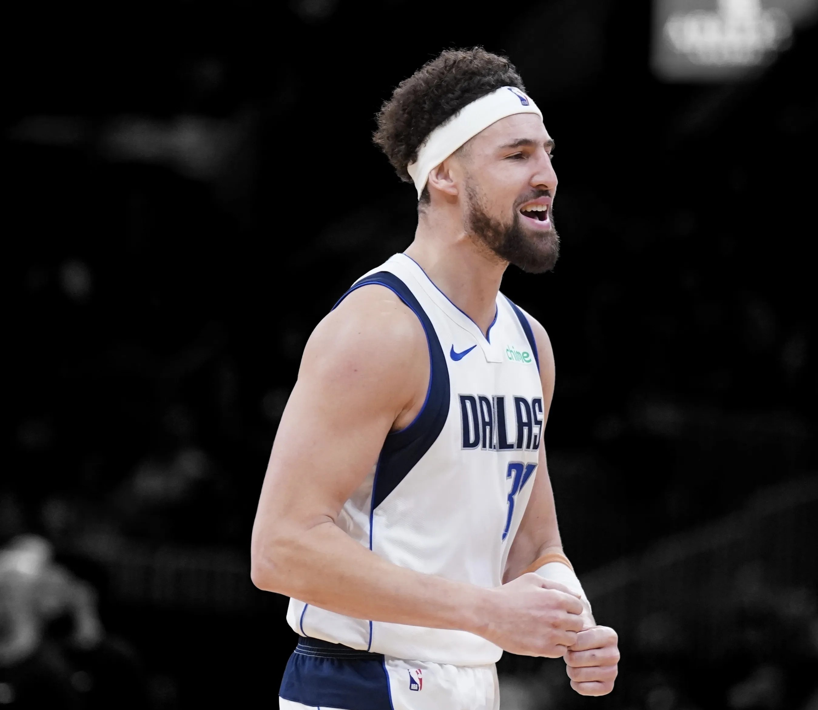 国王力克独行侠,恩比德扛起全队 国王力克独行侠,恩比德扛起全队